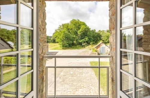 Mesquer Cottage | Charming Farmhouse Retreat: Nature, Proximity to Beaches, Modern Comforts & EV Charging