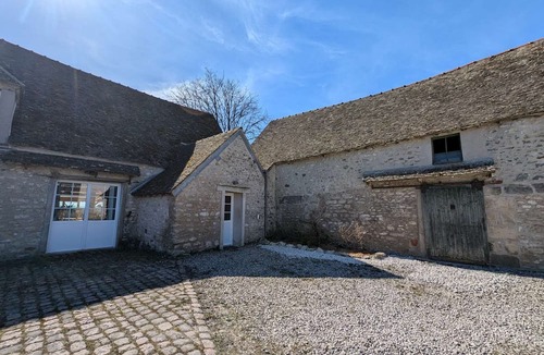Gressey House | Charming farmhouse - sleeps 13 - 1 hour from Paris