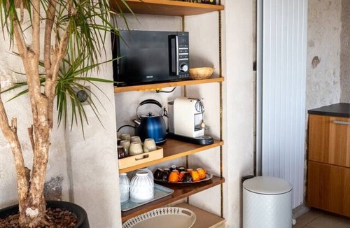 Gressey House | Charming farmhouse - sleeps 13 - 1 hour from Paris