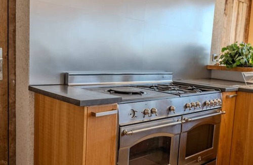 Gressey House | Charming farmhouse - sleeps 13 - 1 hour from Paris