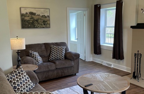 Monaca House | Charming Farmhouse