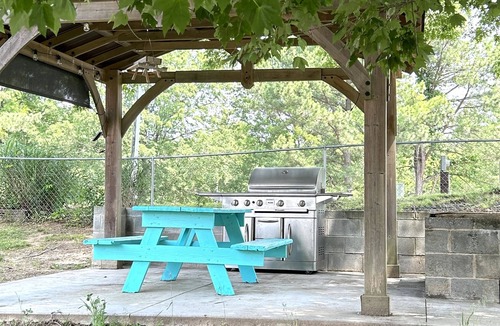 Stokes House | Charming farmhouse w/pool, firepit, & close to 2 state parks! Pet friendly🐾