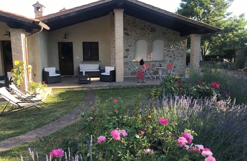 Gualdo Cattaneo Apartment | CHARMING FLAT IN A LOVELY HILLTOP VILLA WITH POOL