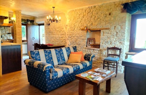 Penna San Giovanni Apartment | Charming flat, unique panorama