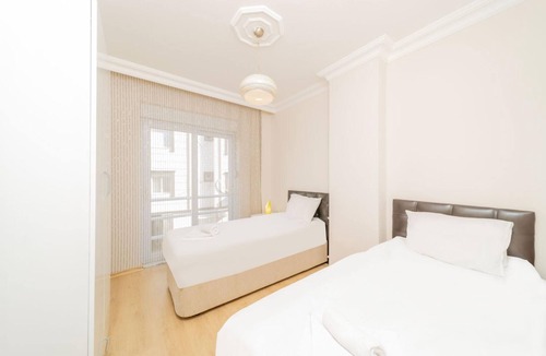 Konyaalti Apartment | Charming Flat w Balcony 5 min to Beach in Antalya