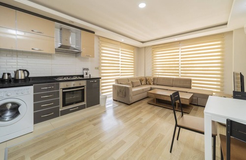 Konyaalti Apartment | Charming Flat w Balcony, Garden, Pool in Antalya