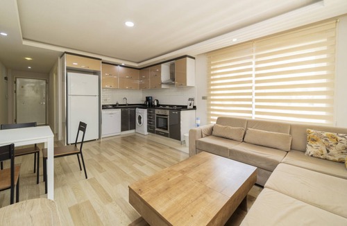 Konyaalti Apartment | Charming Flat w Balcony, Garden, Pool in Antalya