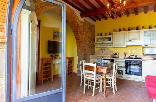 Monte San Savino Apartment | Charming flat with private parking