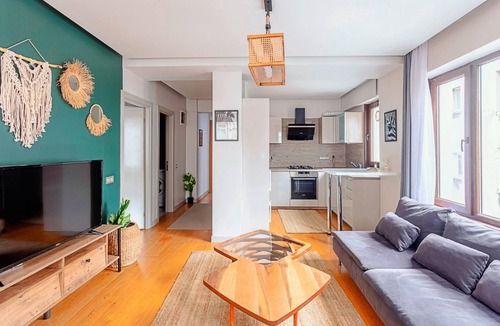 Osmanbey Apartment | Charming Flat with Central Location in Nisantasi