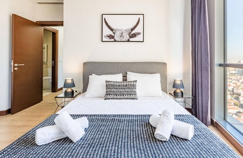 Atasehir Apartment | Charming Flat with Gorgeous City View in Atasehir