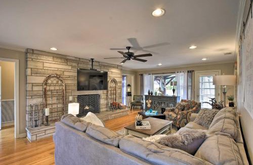Florence House | Charming Florence Getaway w/Fireplace & Grill!