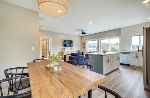 Florence Cottage | Charming Florence Home w/Fire Pit & River Views!