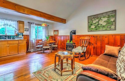 Canadensis House | Charming Forest Cabin with a Hammock near Delaware Water Gap National Recreation Area, Pennsylvania