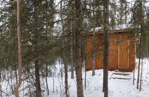 Fairbanks Cabin | Charming forest cabin -sled dogs