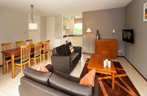 Heel House | Charming forest house surrounded by a garden