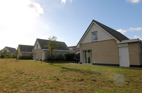 Heel House | Charming forest house surrounded by a garden