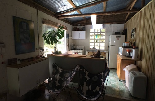 Utuado Cabin | CHARMING FOREST LOG CABIN