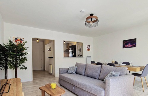 Bailly-Romainvilliers House | Charming house for 10 near Disneyland Paris and Val d’Europe.