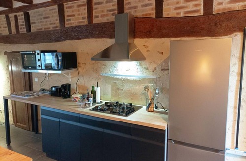 Feings Cottage | Charming Gîte with Fireplace, A/C, WiFi, and Large Garden in Serene Loire Valley Location