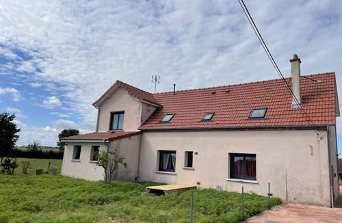 Pierrefitte-sur-Loire Cottage | Charming Renovated Cottage in Pierrefitte-sur-Loire, Countryside View