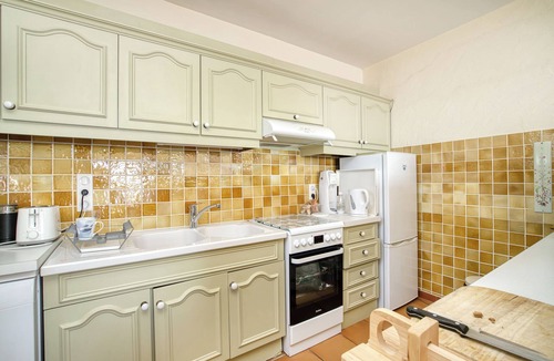 Le Rayol Apartment | CHARMING PROPERTY WITH SPECTACULAR VIEWS AND SMALL POOL NESTLED ON THE CORNICHE