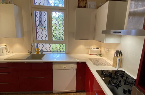 Le Rayol House | Charming family house, feet in the sea, 75 m walking to the beach Rayol