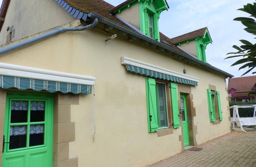 Saint-Aubin-le-Monial Cottage | Charming farmhouse with enclosed garden - Pets allowed