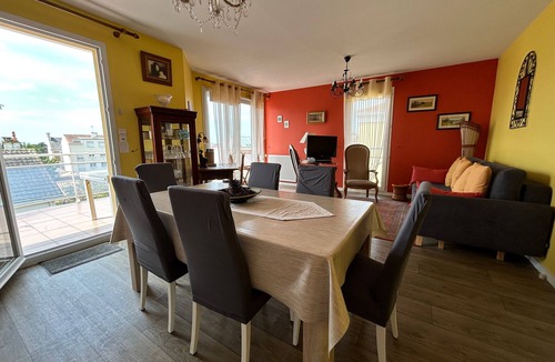 Saint-Brevin-les-Pins Apartment | Charming 2BR Apartment Between Beach and Shops - Saint Brevin Les Pins