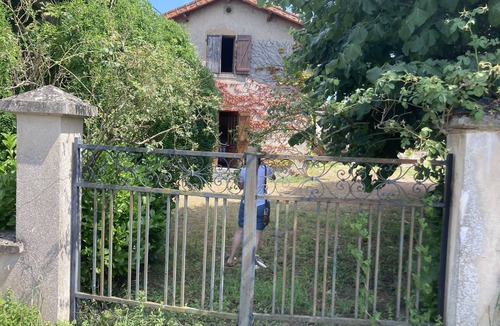 Saint-Denis-de-Cabanne Villa | Charming property with pool on the border of Burgundy, near the Loire