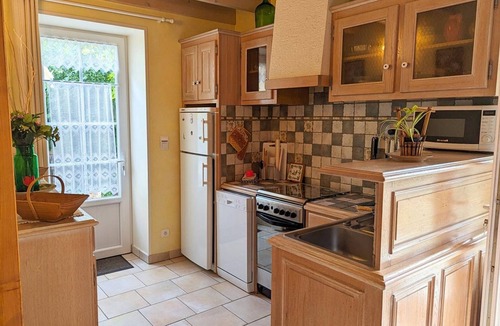 Saint-Genis-d'Hiersac Cottage | Charming riverside cottage with garden and wifi