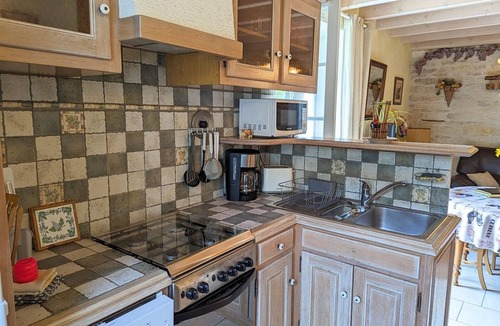 Saint-Genis-d'Hiersac Cottage | Charming riverside cottage with garden and wifi