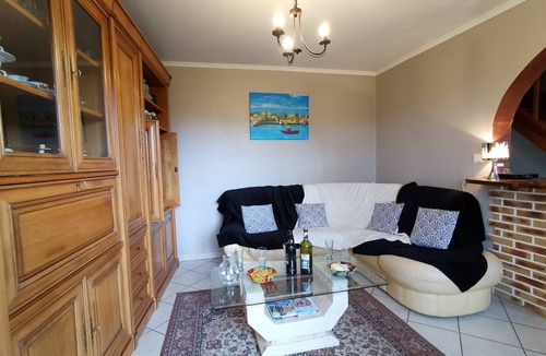Saint-Pierre-Eynac Cottage | Charming Cottage near Puy-en-Velay: 3BR, Scenic Views, Ideal for Families & Professionals