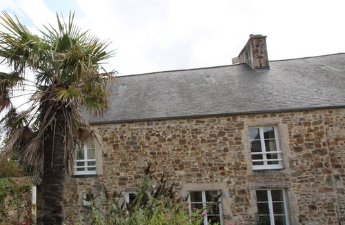 Saint-Jacques-de-Nehou Cottage | Charming parsonage with garden and WIFI in Saint-Jacques-de-Néhou