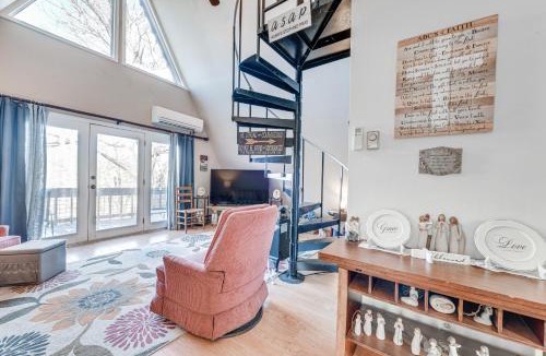Franklin House | Charming Franklin Cabin with Deck: Stunning Views!