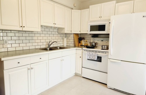 Jasper Place House | Charming full 4 bedroom house in convenient location/big fenced backyard