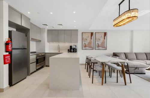 Umm Suqeim 3 Apartment | Charming Fully-Equipped 2BDR, Gym & Pool Access