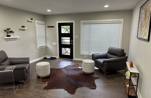 Indianapolis House | Charming fully renovated 2bdrm/2 bth + Bonus/Flex room townhome near Irvington