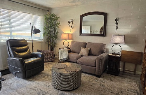 Kalispell Apartment | Charming furnished 2-bedroom, 1 bath apartment with WiFi, AC in lovely Kalispell