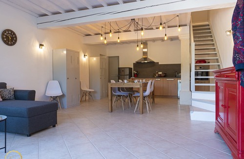 Paradou Apartment | Charming gîte with panoramic terrace and shared swimming pool - Vallée Des Baux