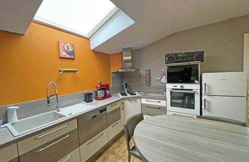 Saint-Mars-d'Egrenne Cottage | Charming granite house with enclosed garden, all inclusive, near Domfront