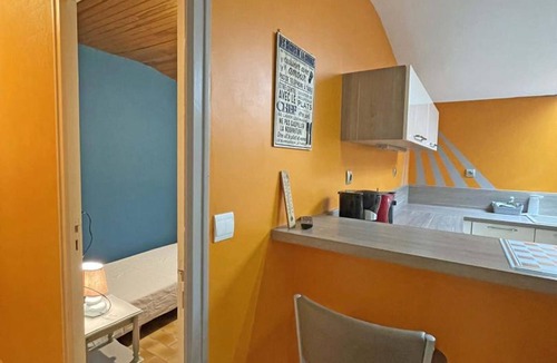 Saint-Mars-d'Egrenne Cottage | Charming granite house with enclosed garden, all inclusive, near Domfront