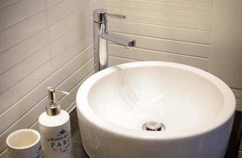 Marousi Apartment | Charming Garden Apartment, steps from metro station