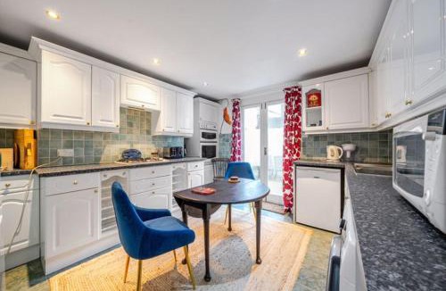 Gravesend Apartment | Charming Garden Flat