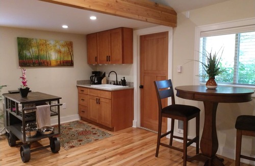 Maple Leaf Cottage | Charming Garden Studio Cottage in North Green Lake