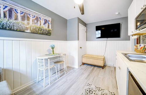 Geneva Apartment | Charming Geneva Vacation Rental ~ 5 Mi to Lake!