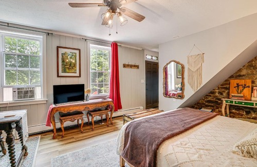 Lambertville Apartment | Charming Getaway < 1 Mi to Downtown Lambertville!