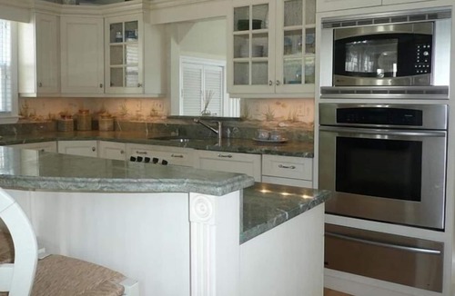 Hull House | CHARMING GETAWAY!!!!