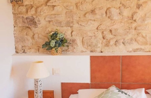 La Coupe Bed & Breakfast | Charming gîte for 5 people in the heart of the Fontfroide massif, swimming pool & tennis court