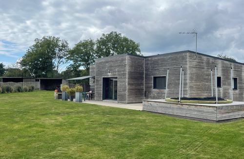 Dragey-Ronthon House | Charming gîte in Dragey, at the gateway to the bay for 10 people