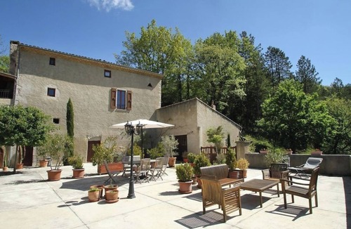 Drome House | Charming gîte with swimming pool in a house full of character